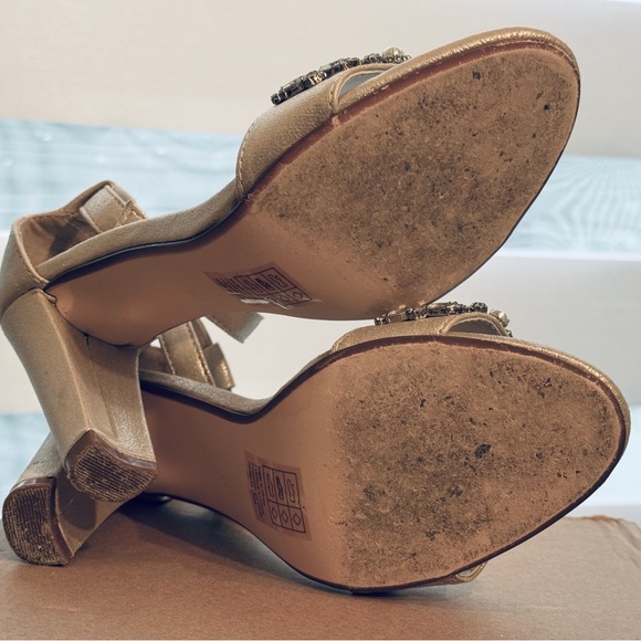 Benjamin Walk Touch Ups Heeled Sandals 6.5 Color Champagne. ACCEPTING OFFERS ! - Picture 4 of 11